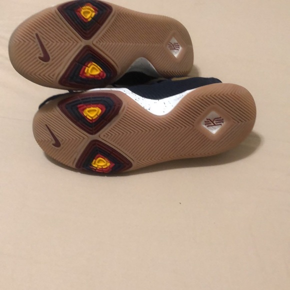 Nike Kyrie 3 Obsidian, Basketball Shoes, Perfect Condition - Picture 4 of 4